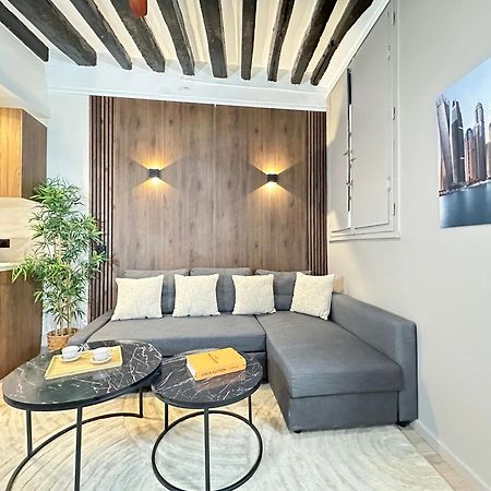 Chic Louvre Apartment Paris Exterior foto